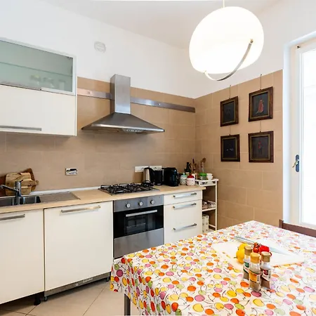 فيلة Girasole By Interhome ألاسيو