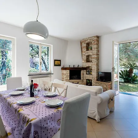 Girasole By Interhome Alassio