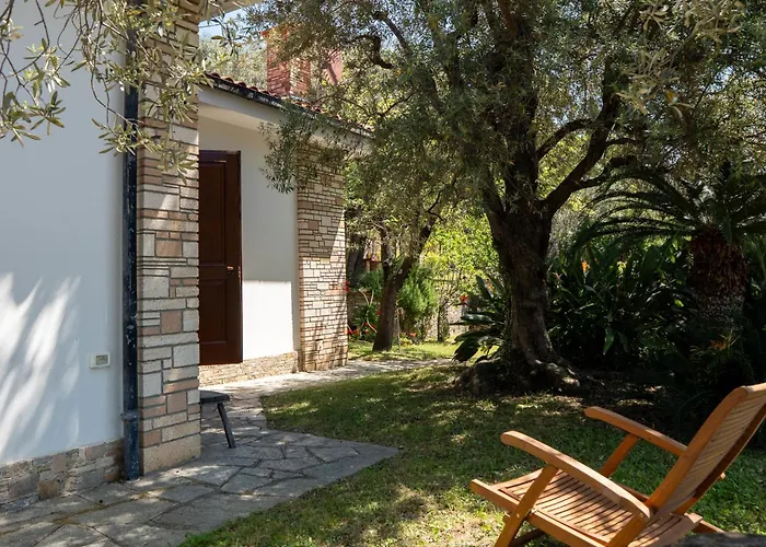 Girasole By Interhome Алассио