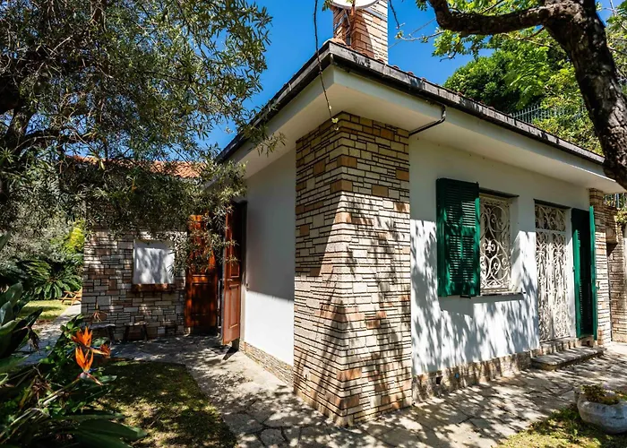 Girasole By Interhome Алассио